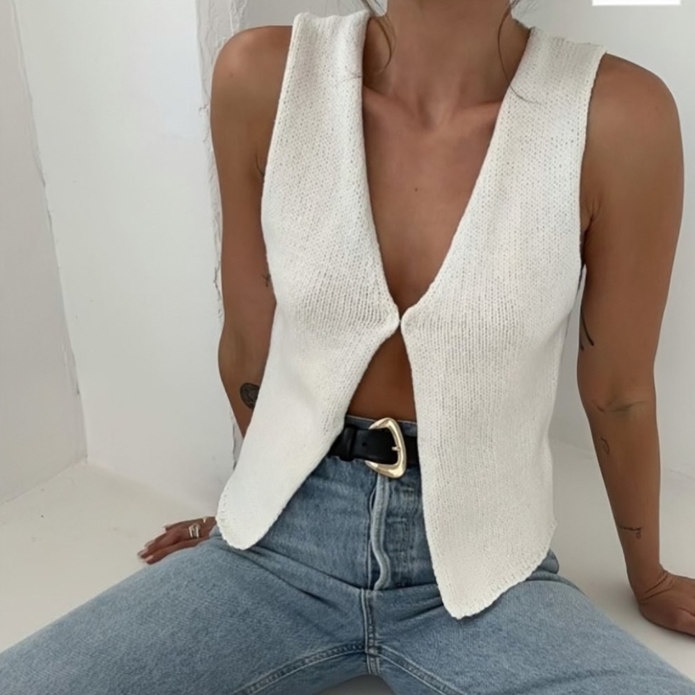 Rumored Prince Street Top Knit Vest , size small